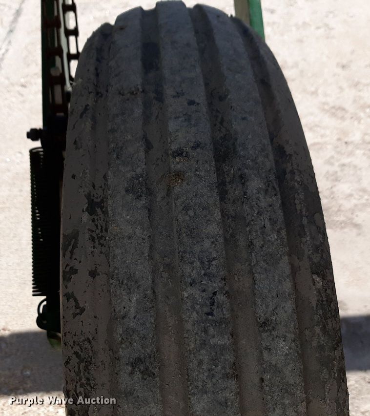 image for item DV9817 John Deere 7200 planter