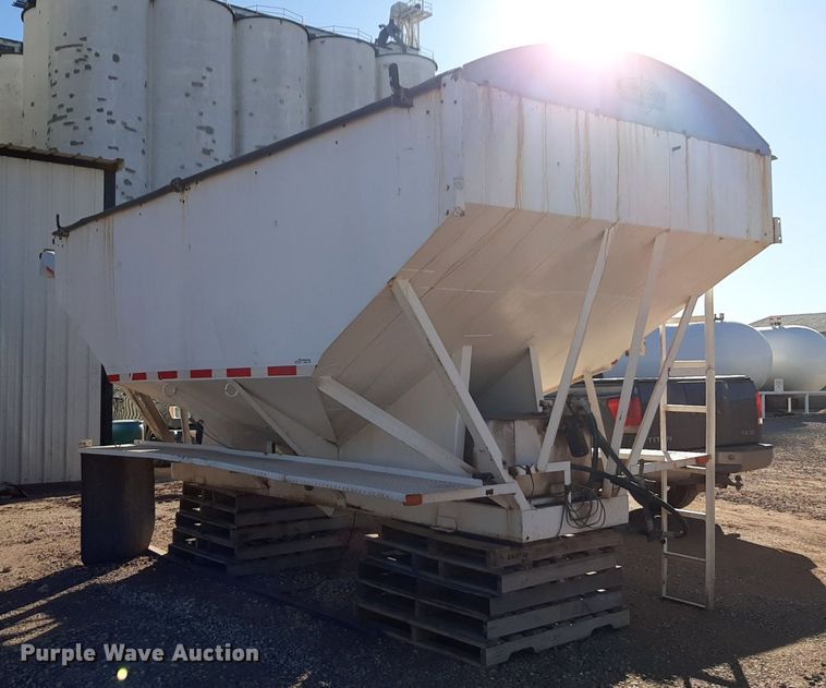 image for item DV9819 Fertilizer delivery bed