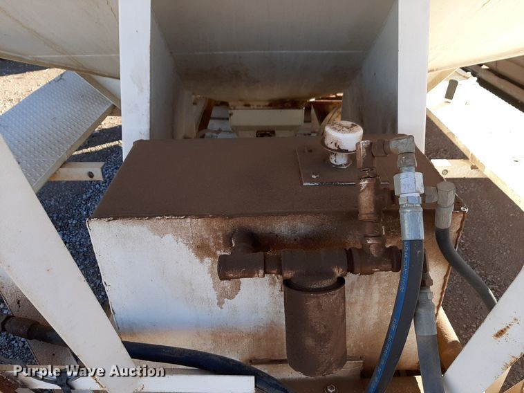 image for item DV9819 Fertilizer delivery bed