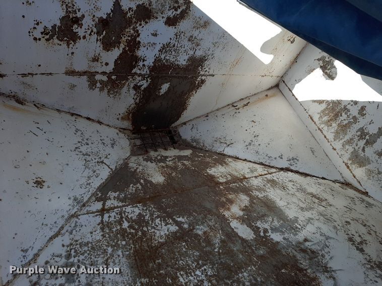 image for item DV9819 Fertilizer delivery bed