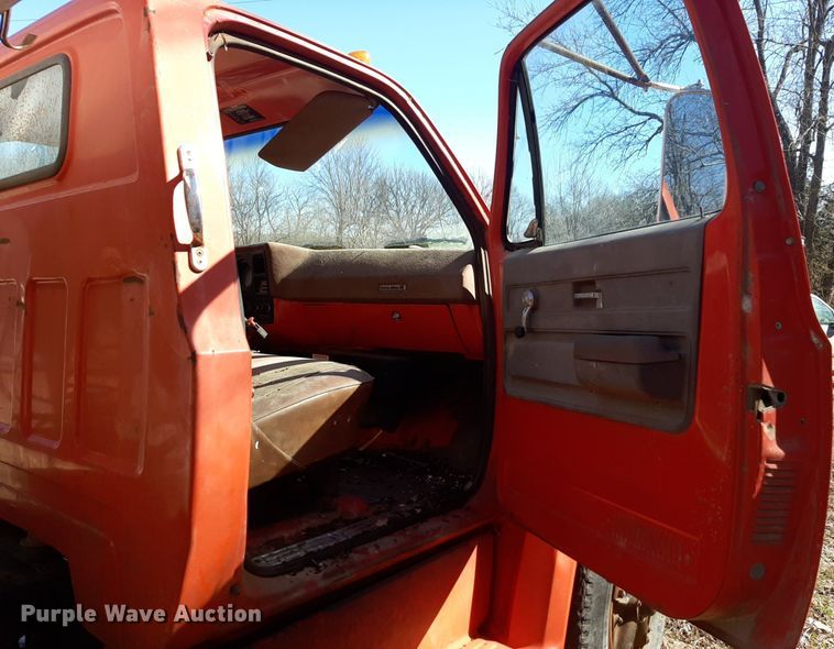 image for item DV9824 1976 Chevrolet C65 grain truck