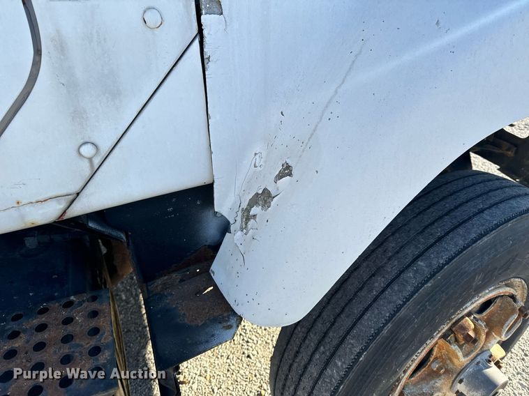 image for item EH6509 1986 International S2500 feed delivery truck