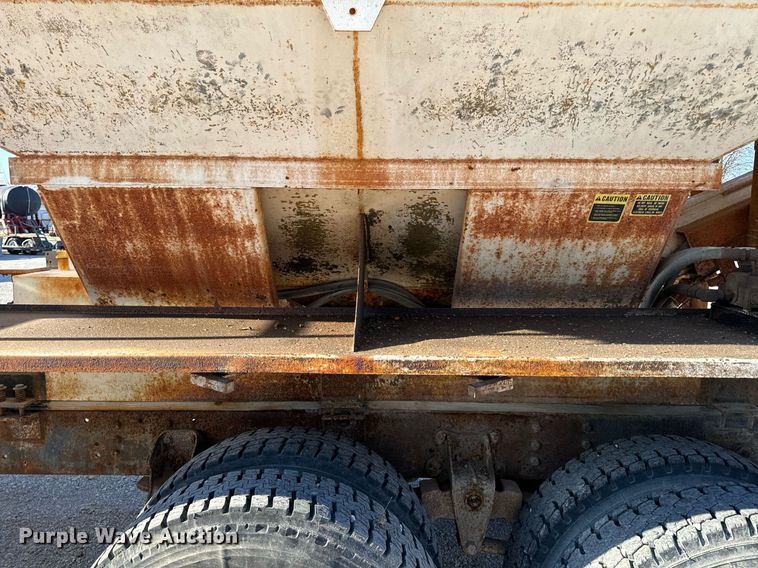 image for item EH6509 1986 International S2500 feed delivery truck