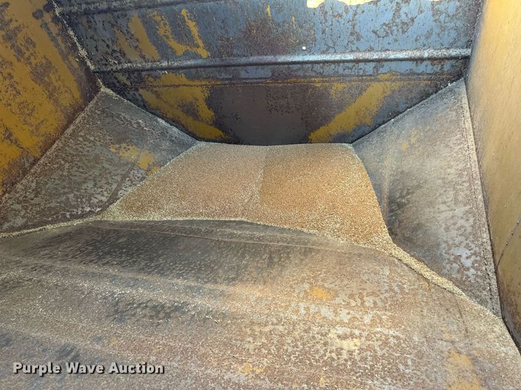 image for item EH6509 1986 International S2500 feed delivery truck