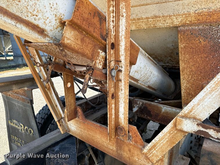 image for item EH6509 1986 International S2500 feed delivery truck