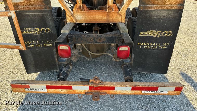 image for item EH6509 1986 International S2500 feed delivery truck