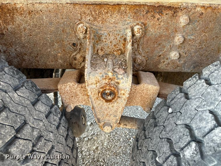 image for item EH6509 1986 International S2500 feed delivery truck