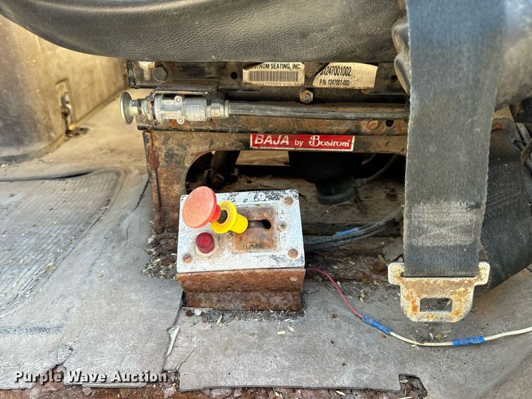 image for item EH6509 1986 International S2500 feed delivery truck