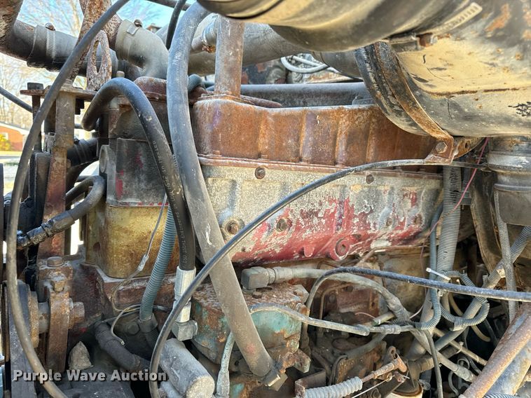 image for item EH6509 1986 International S2500 feed delivery truck