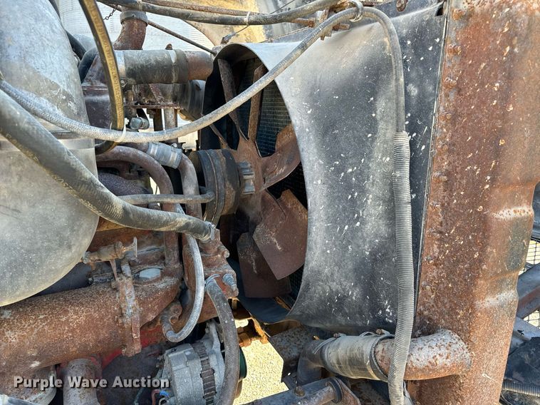 image for item EH6509 1986 International S2500 feed delivery truck