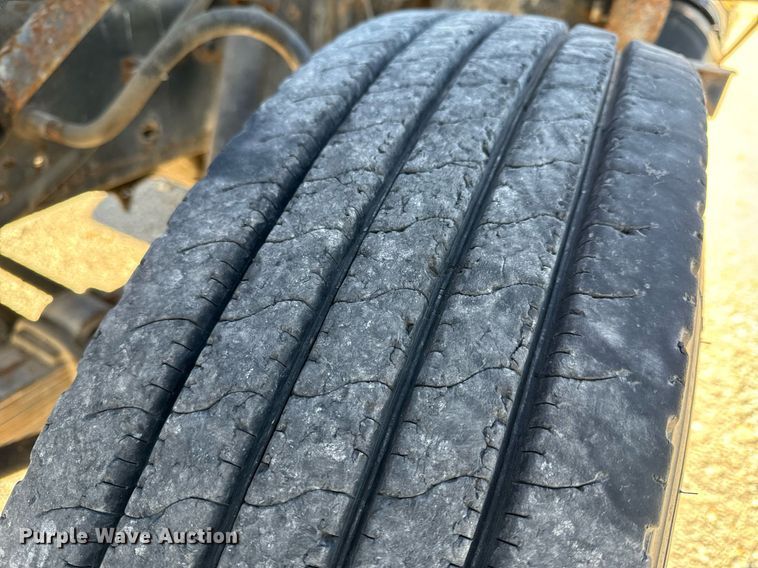 image for item EH6509 1986 International S2500 feed delivery truck