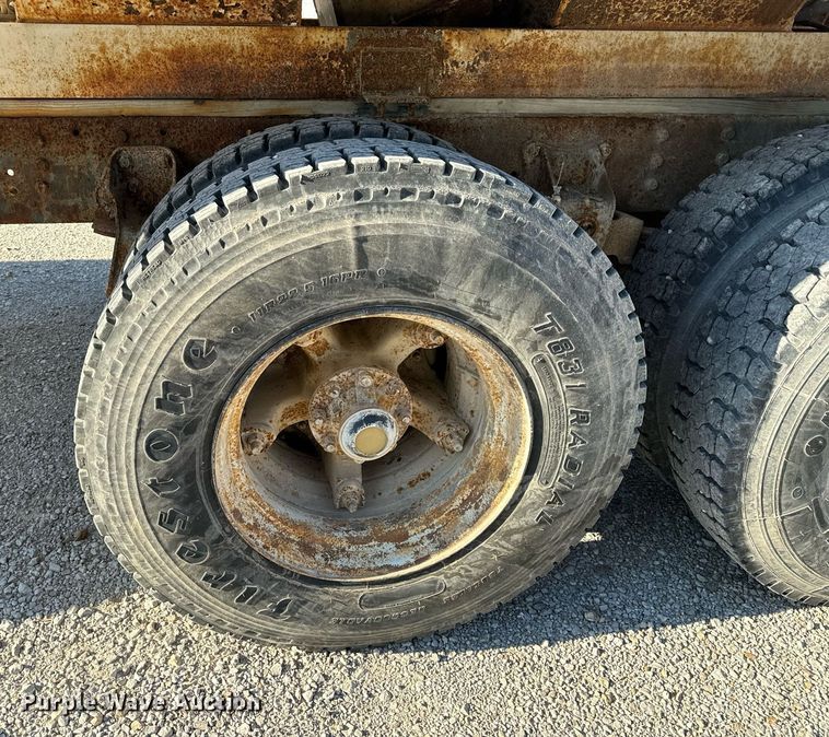 image for item EH6509 1986 International S2500 feed delivery truck