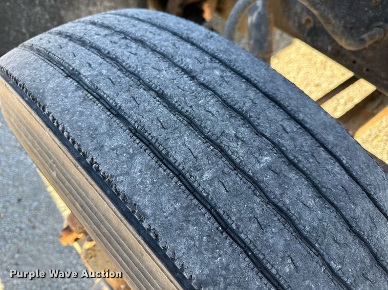 image for item EH6509 1986 International S2500 feed delivery truck