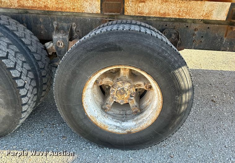 image for item EH6509 1986 International S2500 feed delivery truck