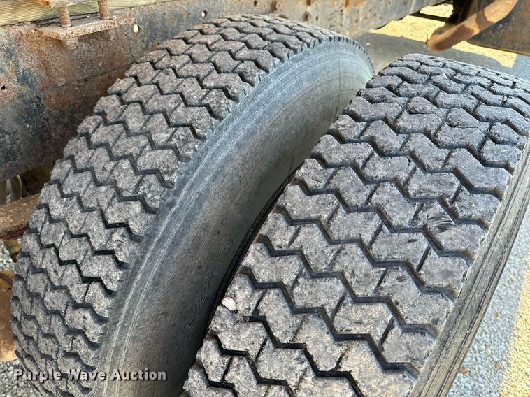 image for item EH6509 1986 International S2500 feed delivery truck