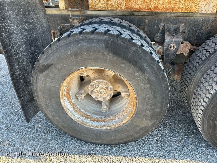 image for item EH6509 1986 International S2500 feed delivery truck