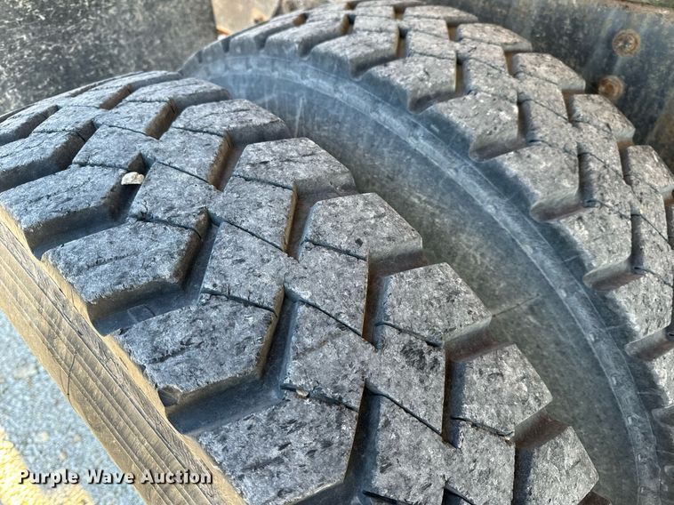 image for item EH6509 1986 International S2500 feed delivery truck