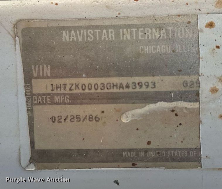 image for item EH6509 1986 International S2500 feed delivery truck