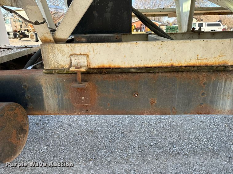 image for item EH6510 1986 International 1954 feed delivery truck