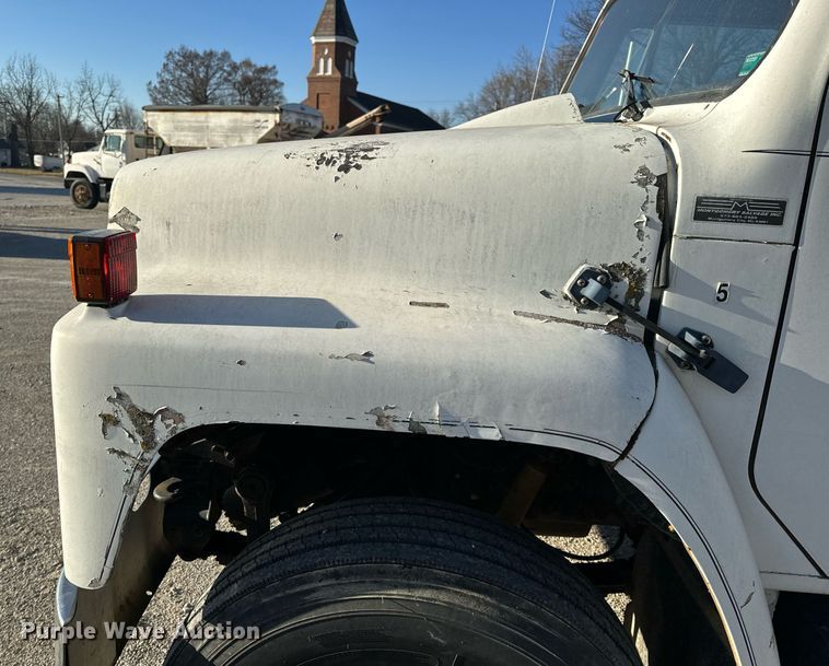 image for item EH6510 1986 International 1954 feed delivery truck