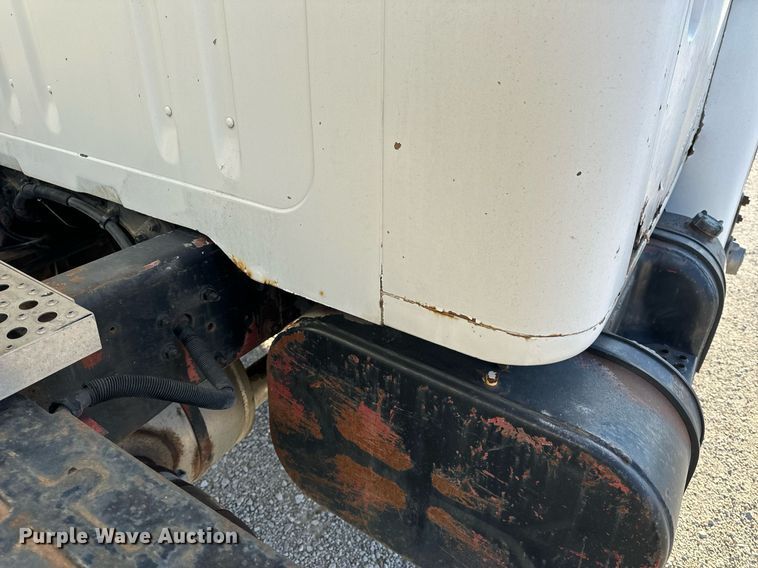 image for item EH6510 1986 International 1954 feed delivery truck