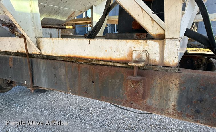 image for item EH6510 1986 International 1954 feed delivery truck