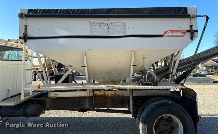 image for item EH6510 1986 International 1954 feed delivery truck