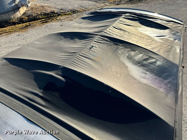 image for item EH6510 1986 International 1954 feed delivery truck