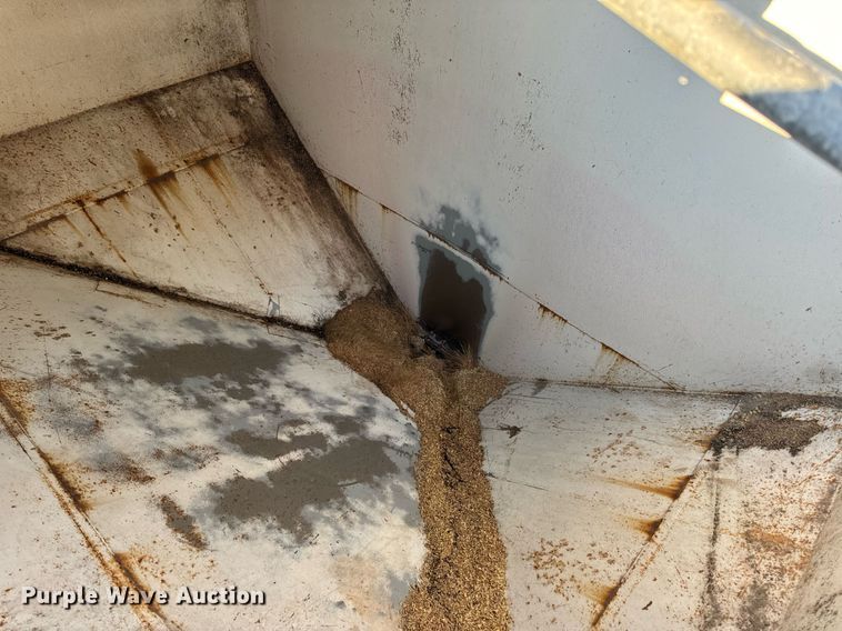 image for item EH6510 1986 International 1954 feed delivery truck