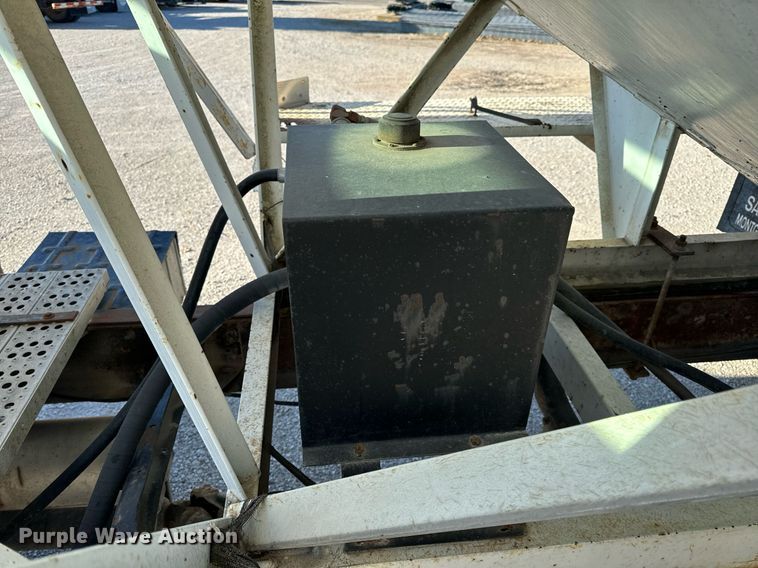 image for item EH6510 1986 International 1954 feed delivery truck