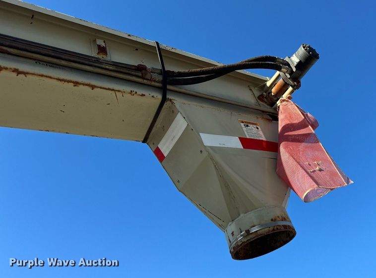 image for item EH6510 1986 International 1954 feed delivery truck