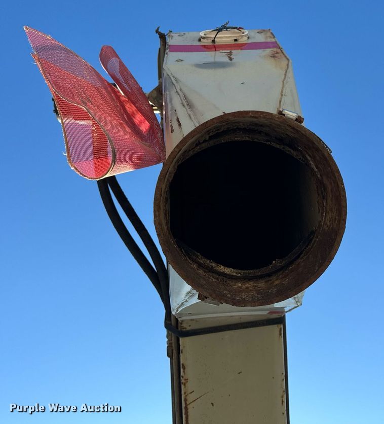 image for item EH6510 1986 International 1954 feed delivery truck