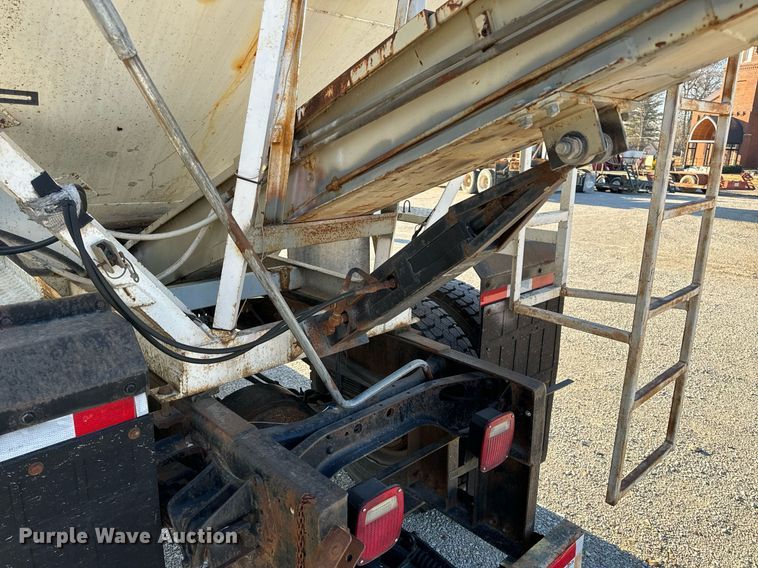 image for item EH6510 1986 International 1954 feed delivery truck