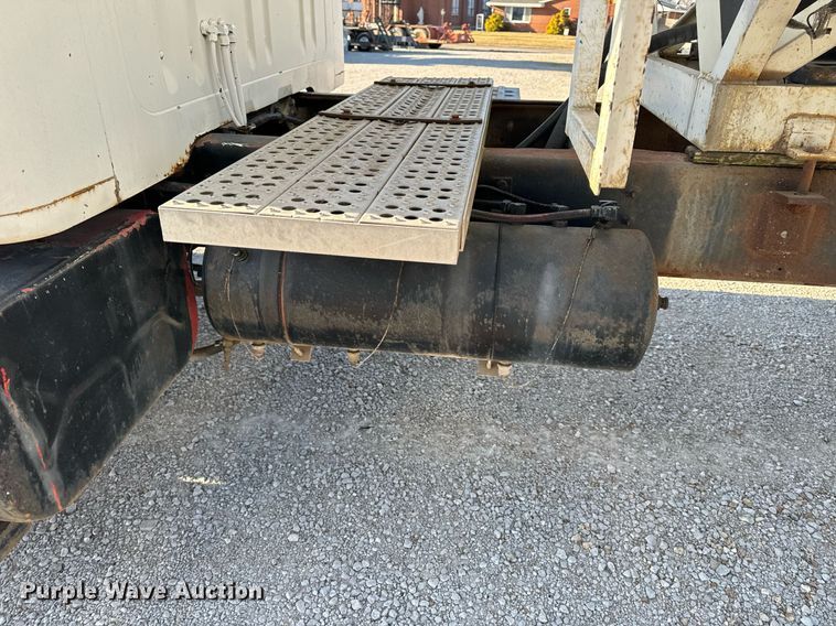 image for item EH6510 1986 International 1954 feed delivery truck