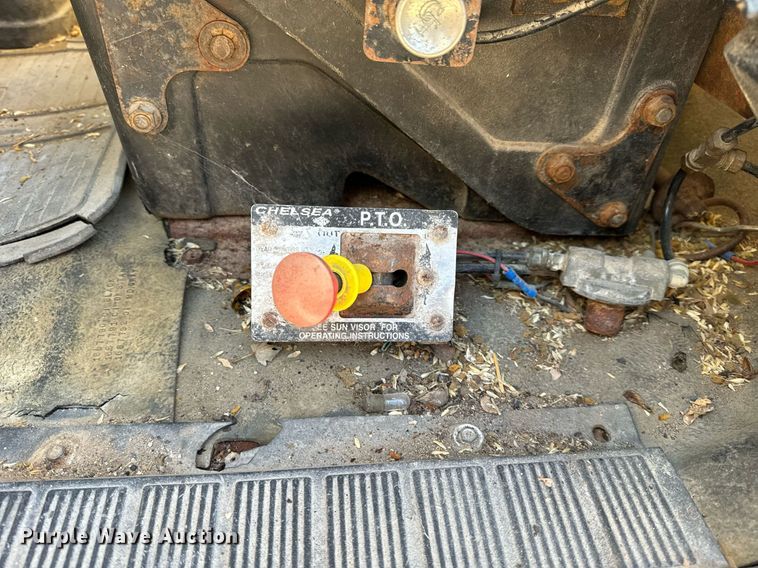 image for item EH6510 1986 International 1954 feed delivery truck