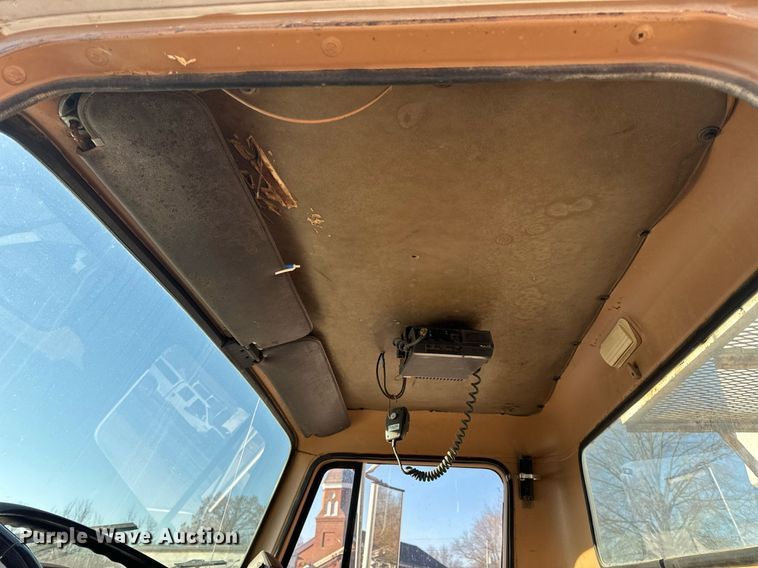 image for item EH6510 1986 International 1954 feed delivery truck