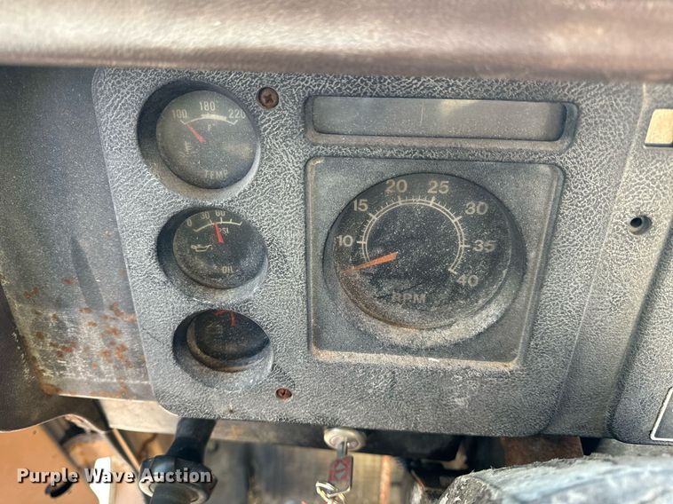 image for item EH6510 1986 International 1954 feed delivery truck