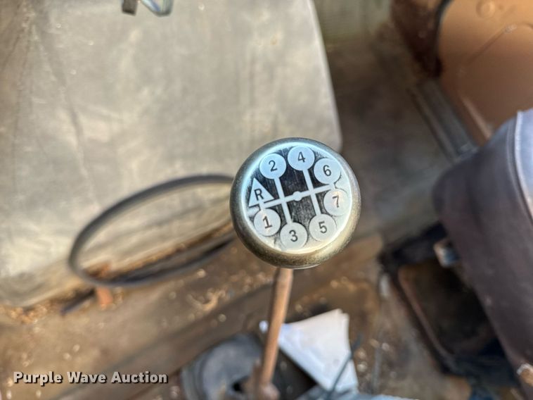 image for item EH6510 1986 International 1954 feed delivery truck