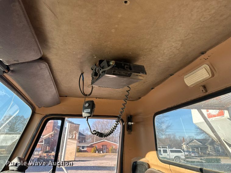 image for item EH6510 1986 International 1954 feed delivery truck