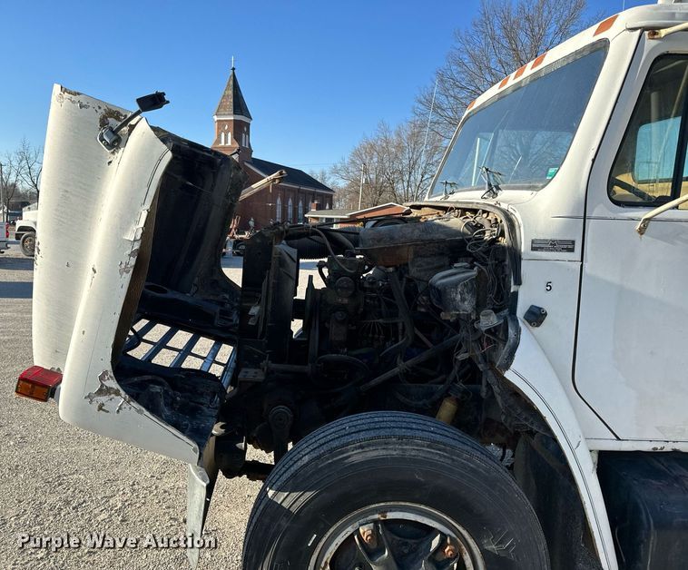 image for item EH6510 1986 International 1954 feed delivery truck