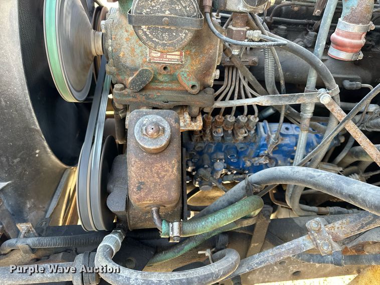 image for item EH6510 1986 International 1954 feed delivery truck