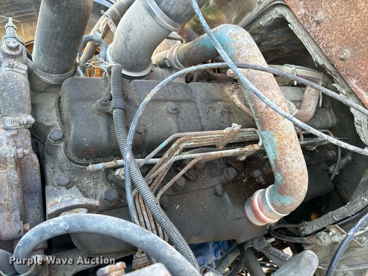 image for item EH6510 1986 International 1954 feed delivery truck