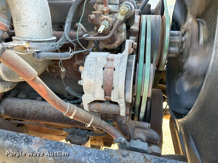 image for item EH6510 1986 International 1954 feed delivery truck