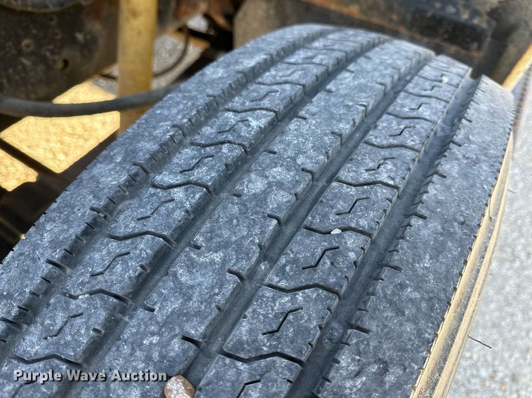 image for item EH6510 1986 International 1954 feed delivery truck