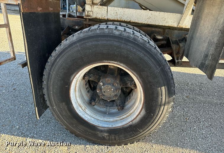 image for item EH6510 1986 International 1954 feed delivery truck