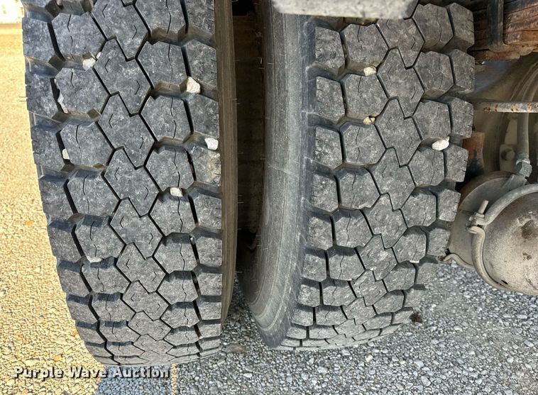 image for item EH6510 1986 International 1954 feed delivery truck