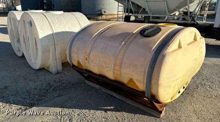 image for item EH6511 (3) poly tanks