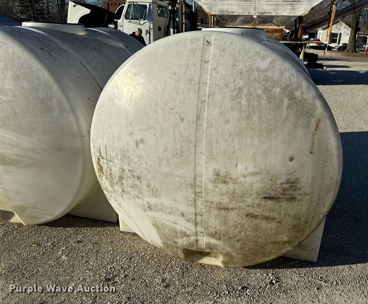 image for item EH6511 (3) poly tanks