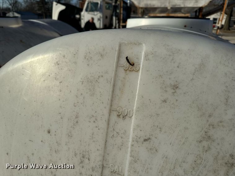 image for item EH6511 (3) poly tanks