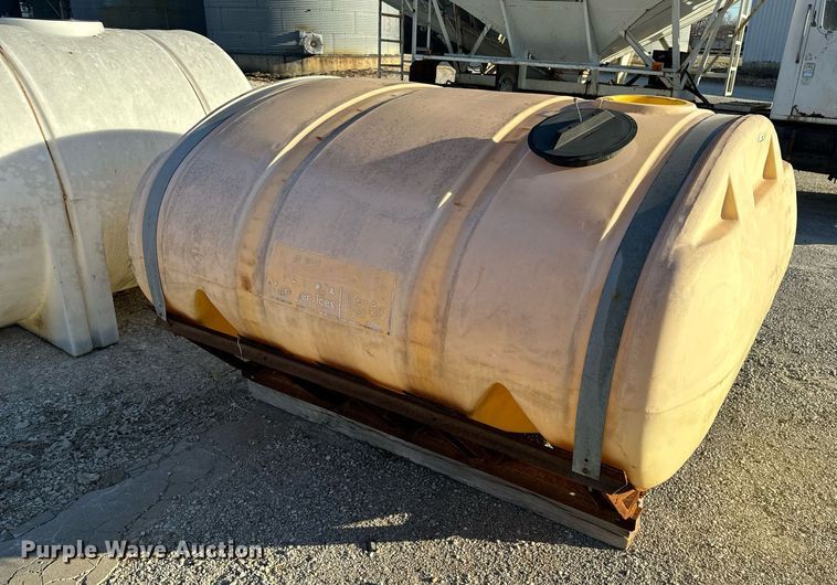 image for item EH6511 (3) poly tanks